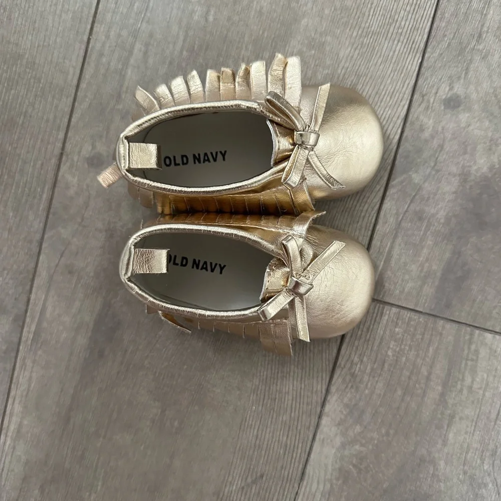 old navy gold moccasin booties baby girl 6-12 months